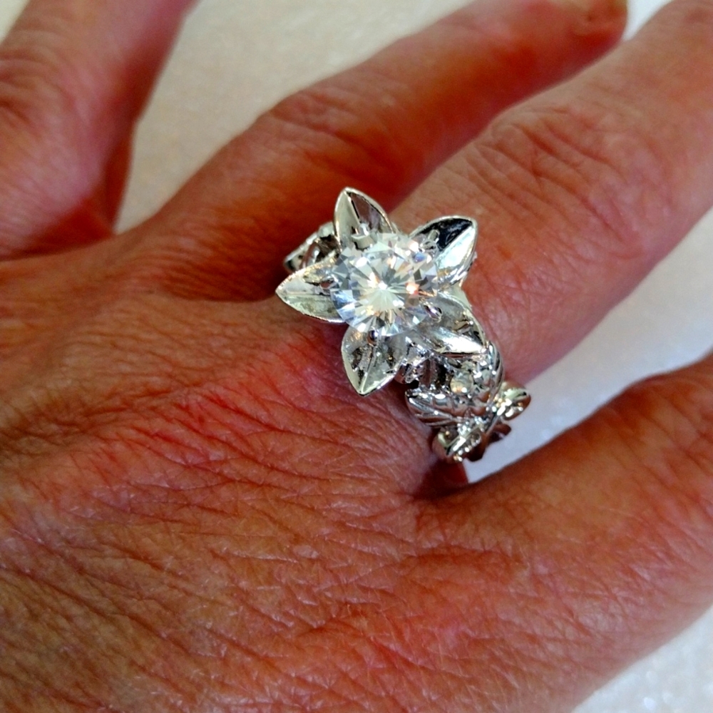 Beautiful spring flower ring.